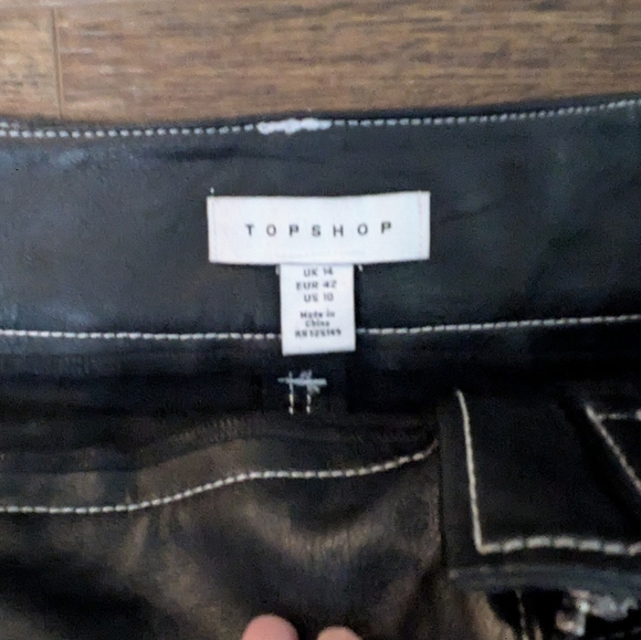 Topshop Black Faux Leather Mini Skirt - Picture 4 of 8